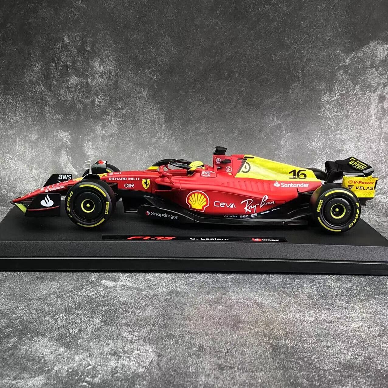 Bburago 1:18 Ferrari F1-75 Forumula One car model GP Monza 2022 #16 C. Leclerc