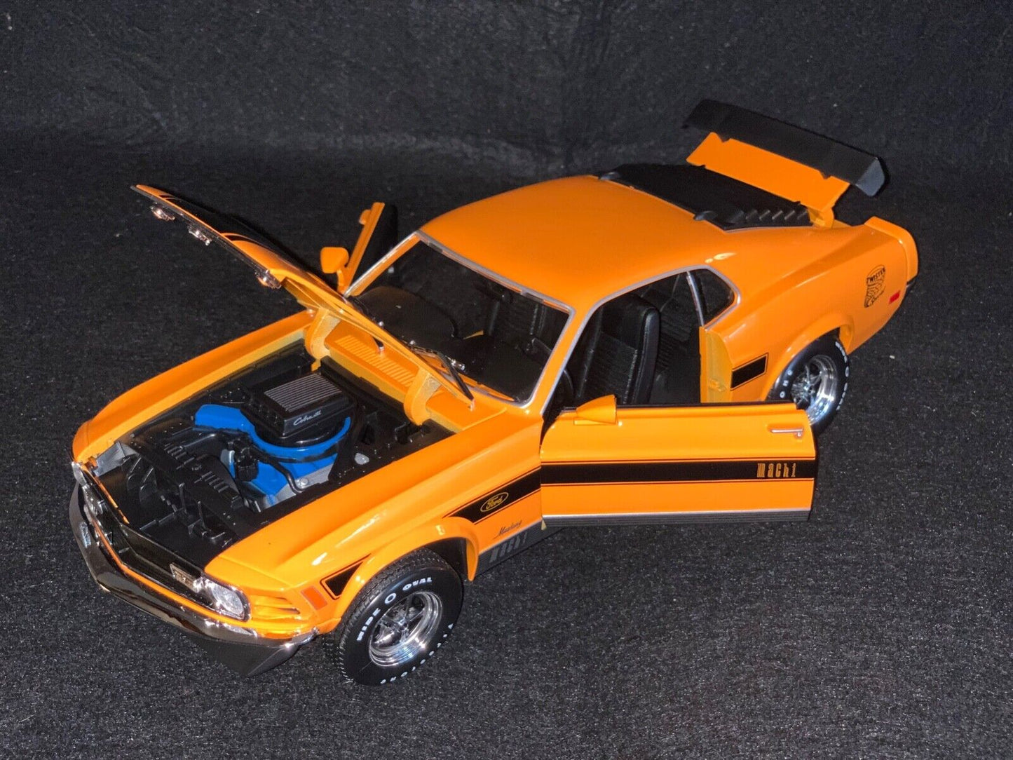 Maisto 1:18 1970 Ford Mustang Mach 1 Twister Diecast Orange