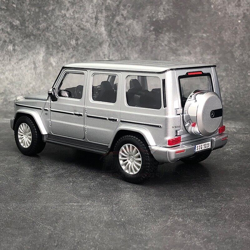 Maisto 1:24 Diecast Mercedes Benz G Glass G500 2019 Silver