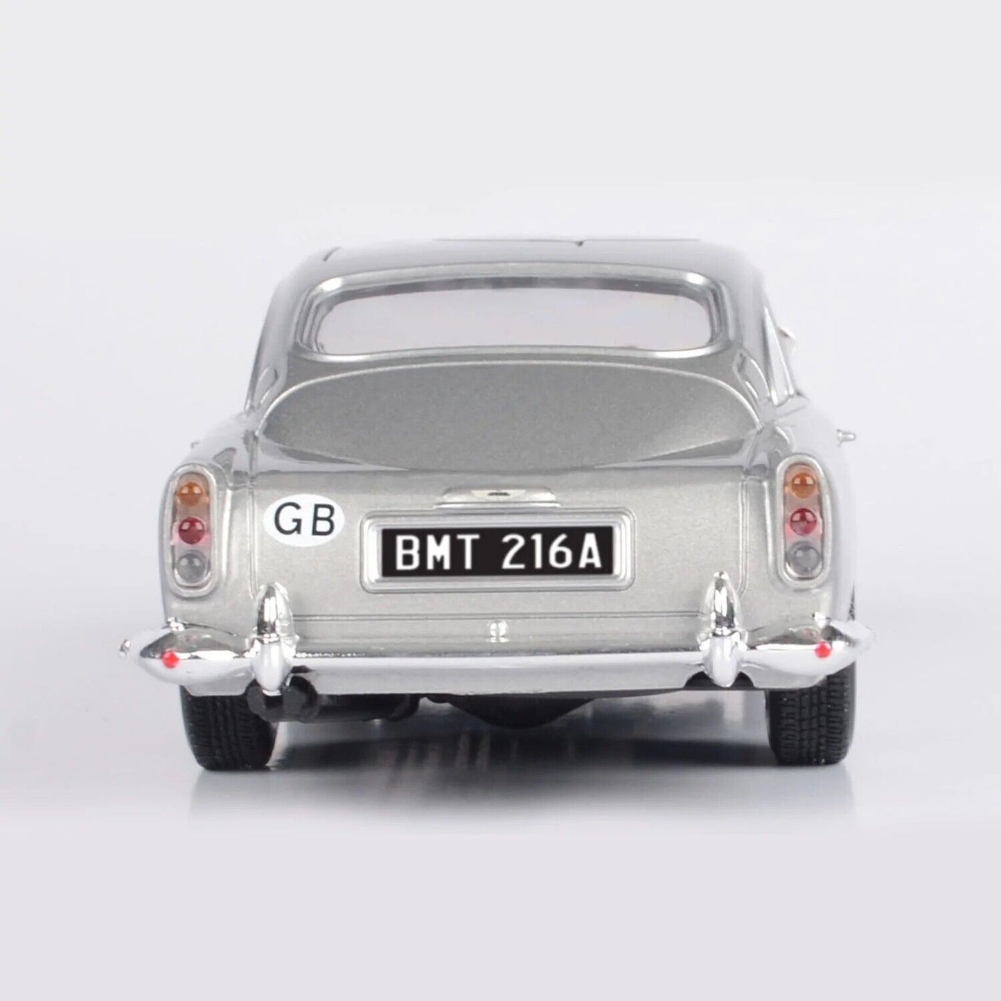 Motormax James Bond 1:24 Aston Martin DB5 - Goldfinger Edition - Scale DieCast