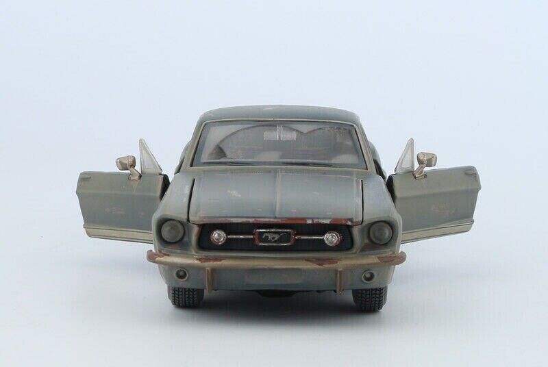 Maisto 1:24 Ford Mustang 1967 OLD FRIENDS Diecast