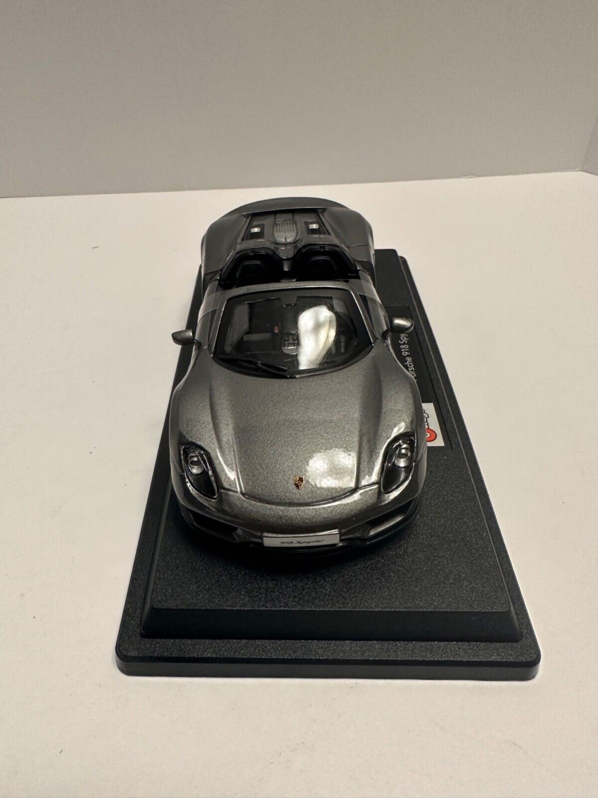 Bburago 1:24 Scale Porsche 918 Spyder Metallic Diecast