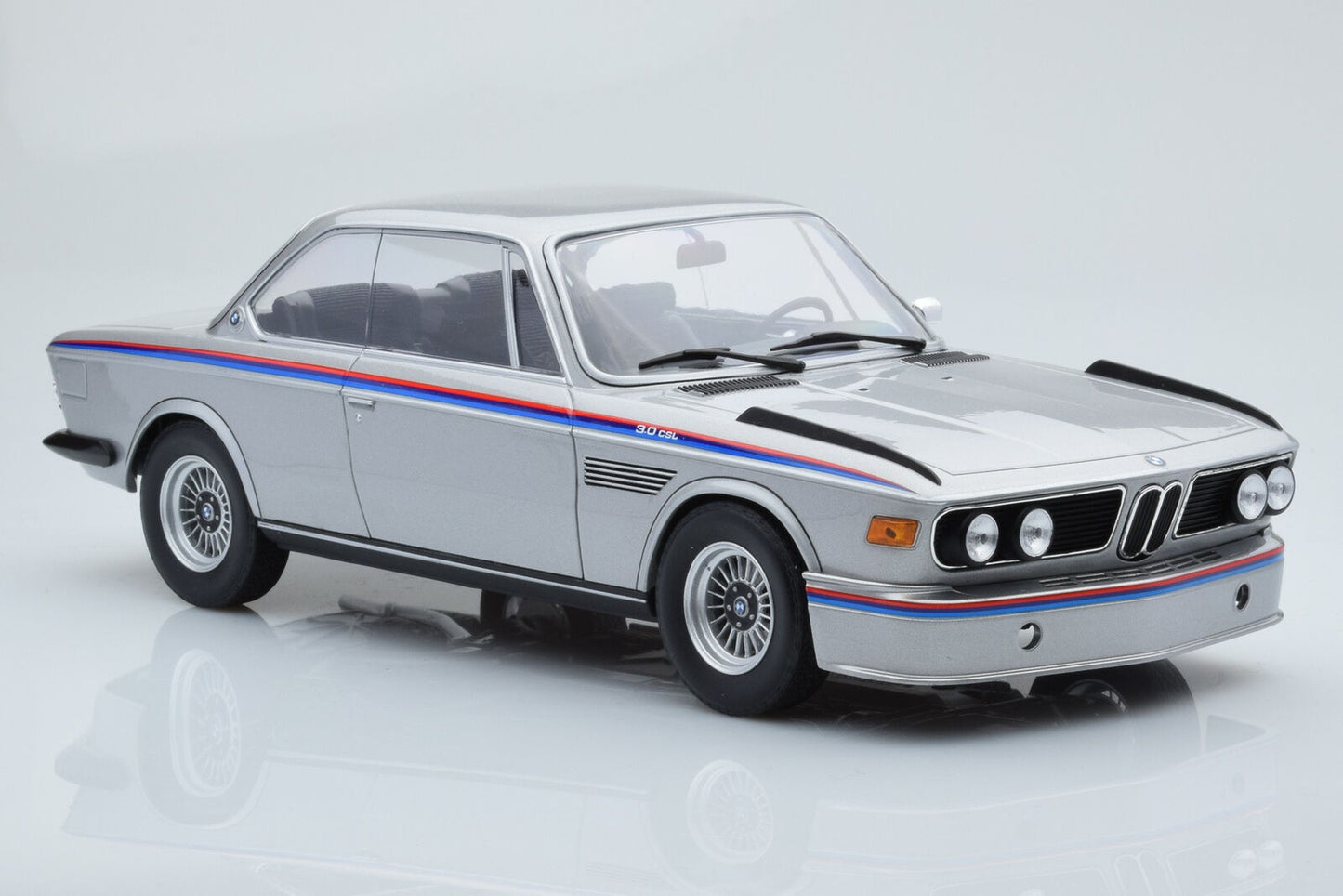 MINICHAMPS 1:18 1973 BMW 3.0 CSL Silver Metallic  Diecast 155028135