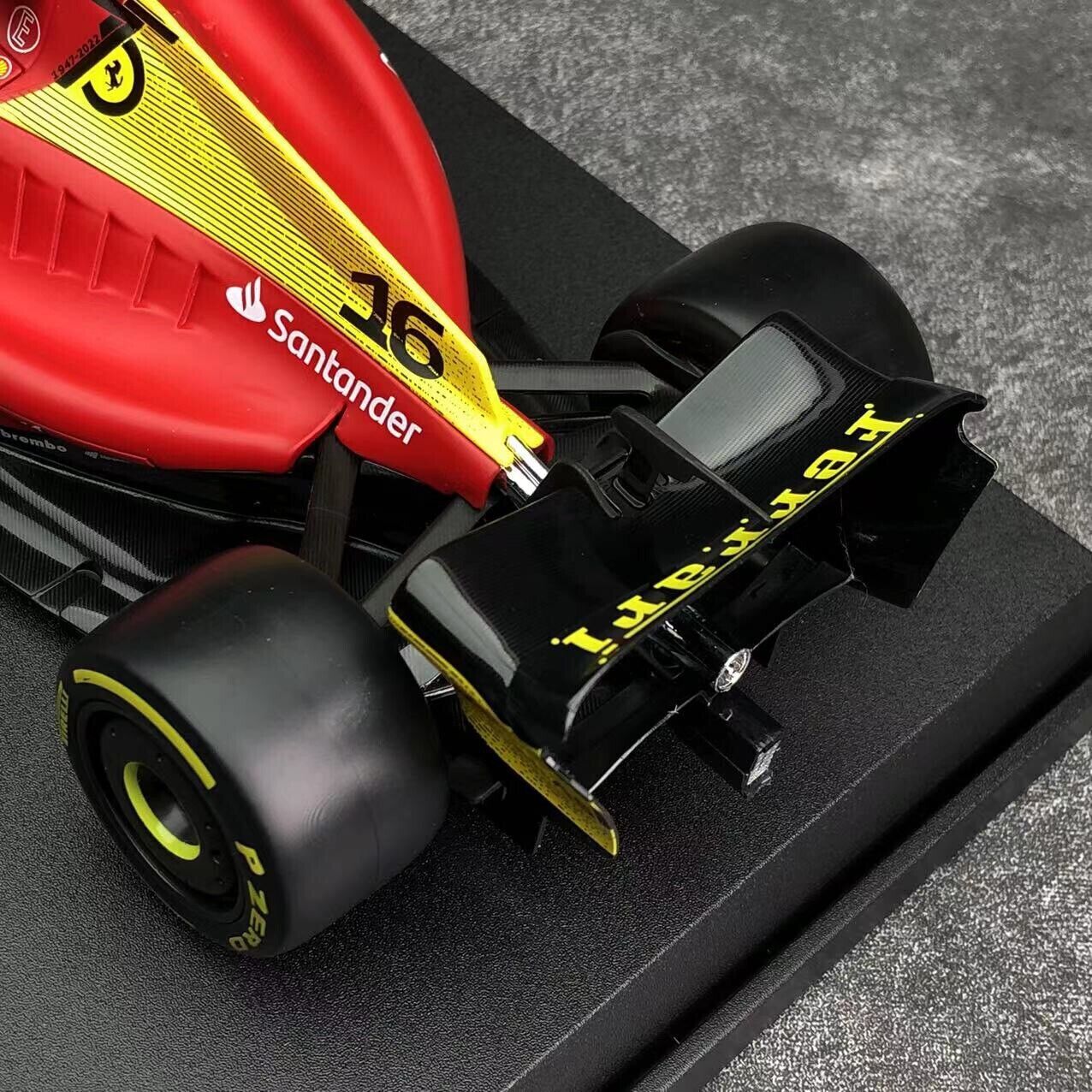 Bburago 1:18 Ferrari F1-75 Forumula One car model GP Monza 2022 #16 C. Leclerc