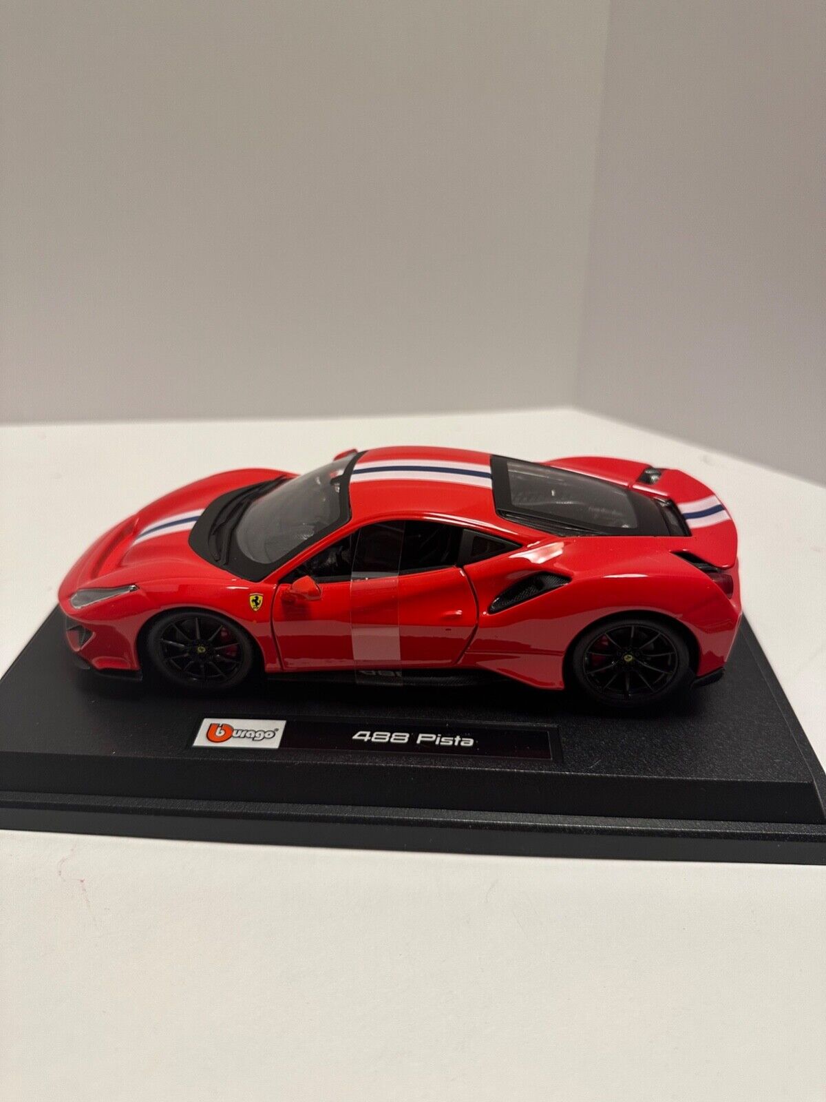 Bburago 1:24 Ferrari 488 Pista & White Blue Stripes Diecast  Red 26026