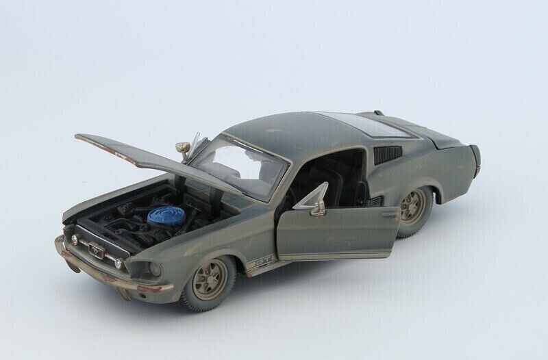 Maisto 1:24 Ford Mustang 1967 OLD FRIENDS Diecast