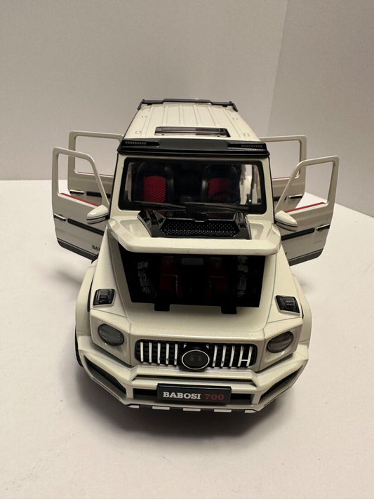 1:18 Scale Mercedes-Benz G Wagon  G700 SUV Exquisite Metal Diecast