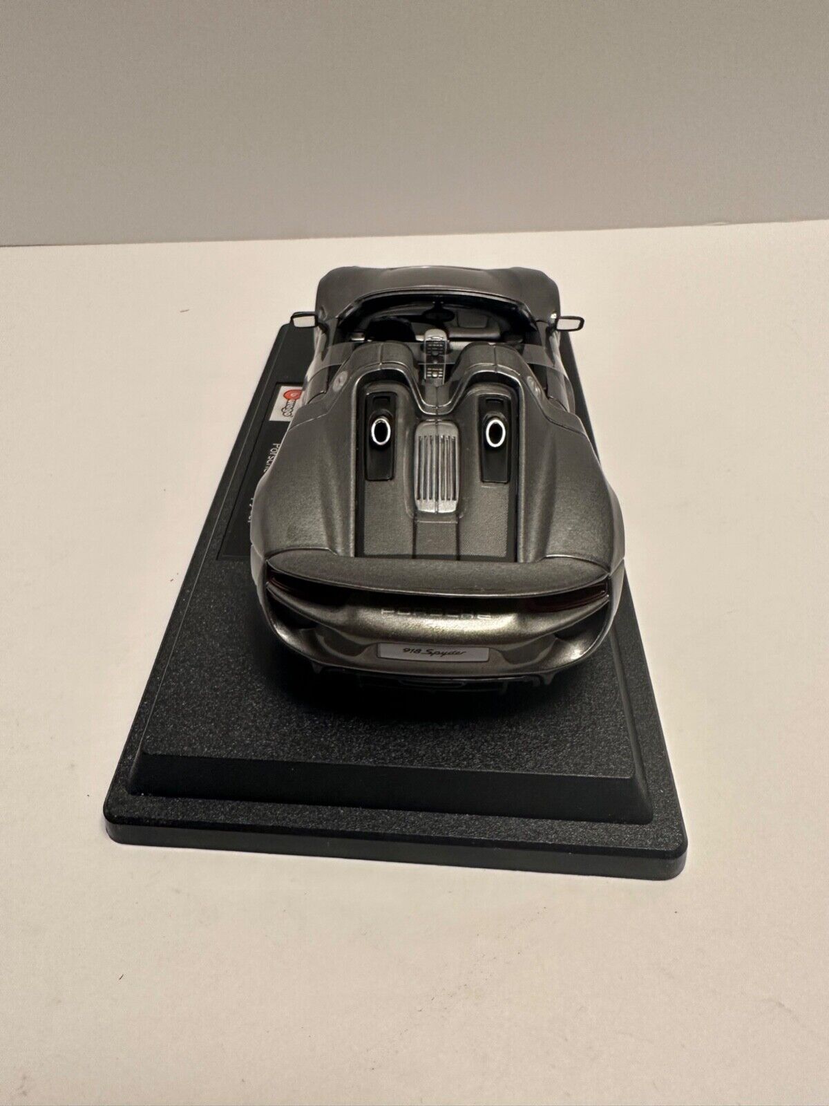 Bburago 1:24 Scale Porsche 918 Spyder Metallic Diecast