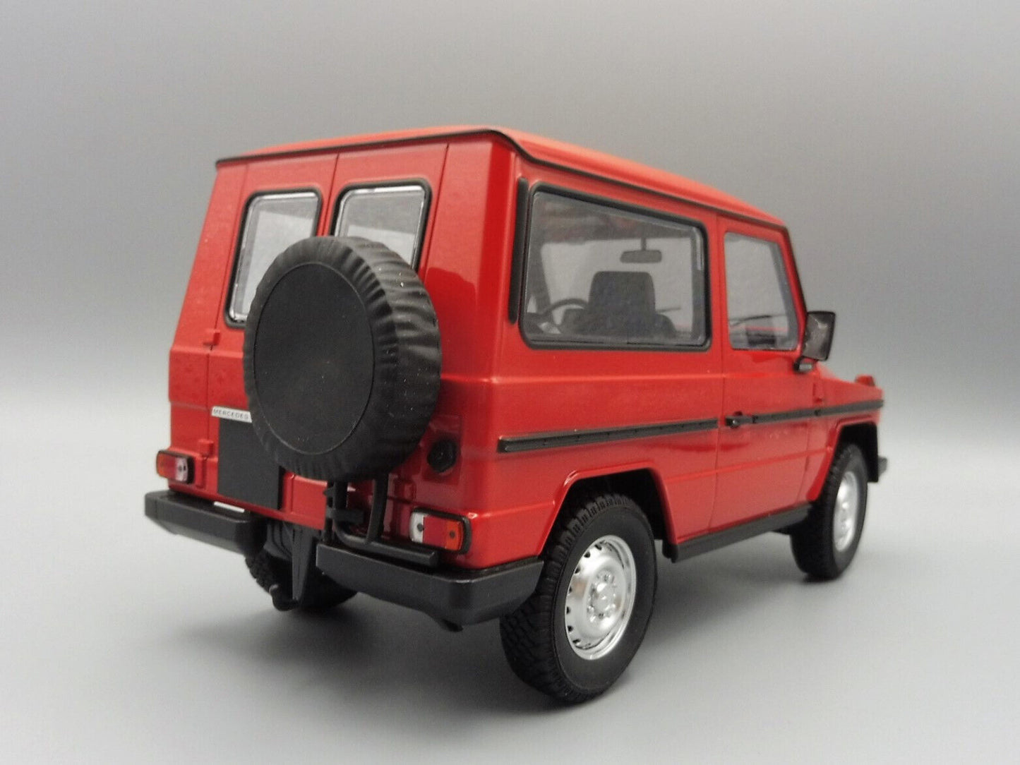 MINICHAMPS 1:18 - MERCEDES-BENZ G-MODEL SHORT W460 - 1980 - 155038002