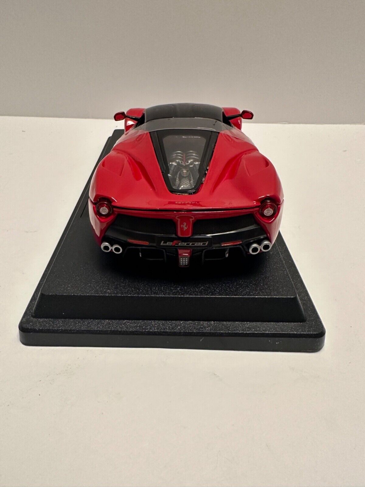 Bburago 1:24 Ferrari LaFerrari Red Scale 18-26001