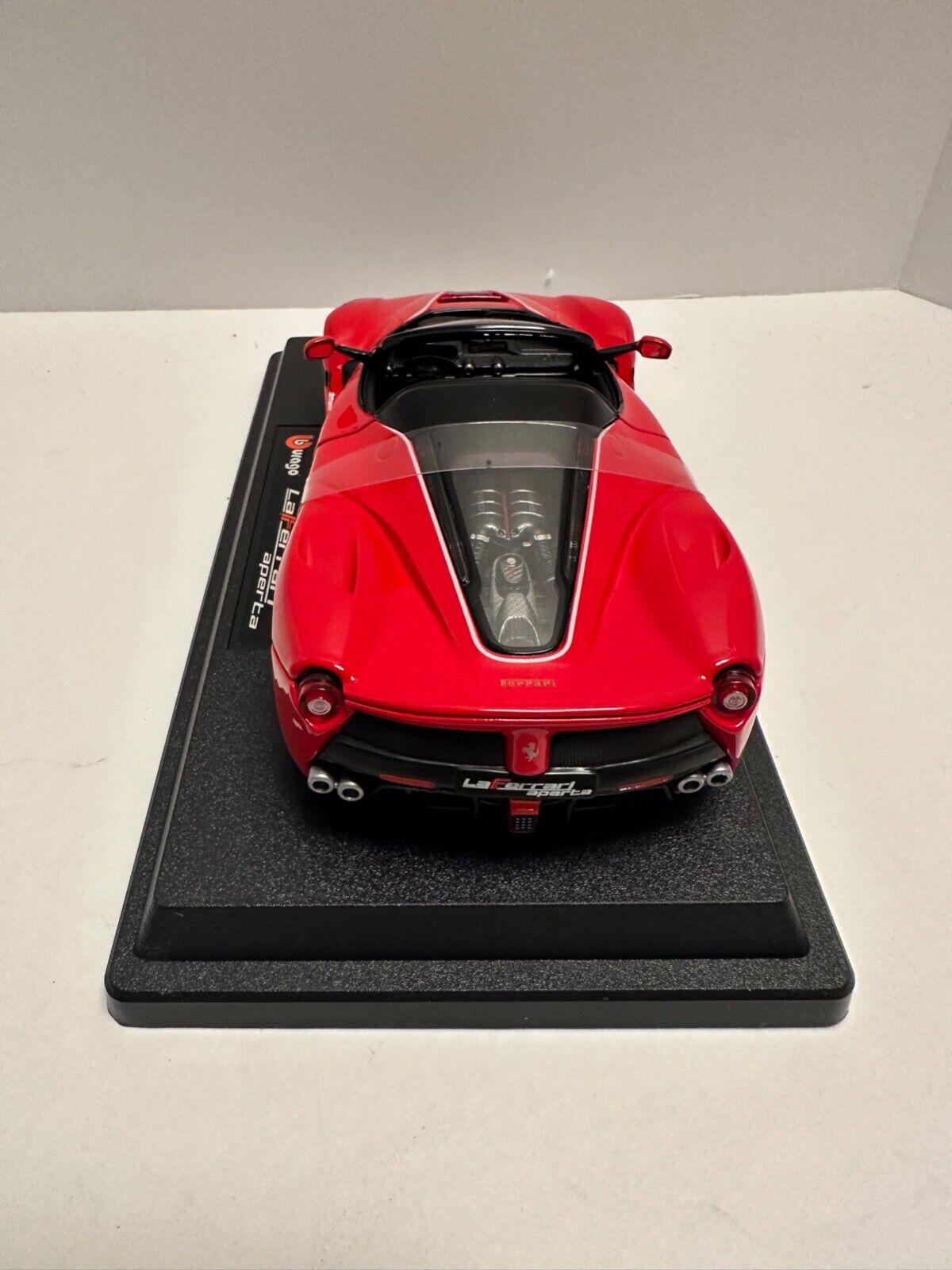 Bburago 1:24 FERRARI LAFERRARI F70 APERTA RED Diecast 18-26022