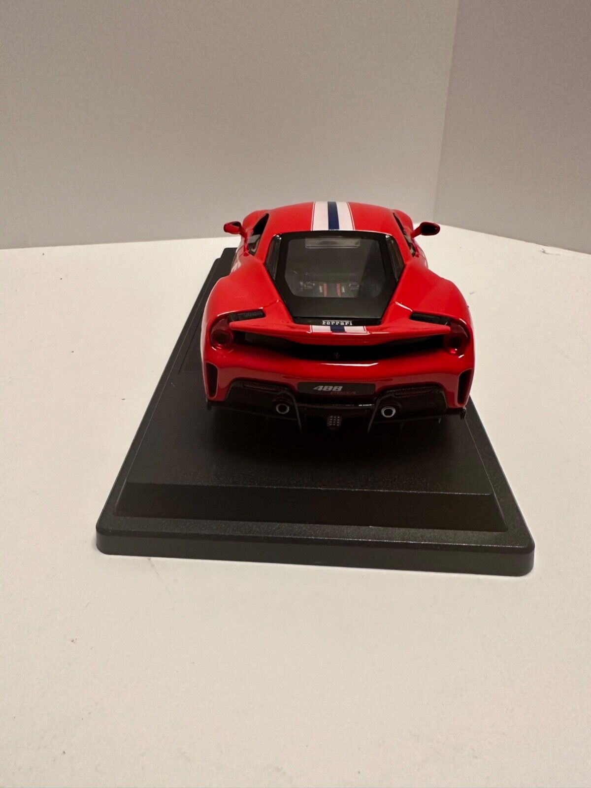 Bburago 1:24 Ferrari 488 Pista & White Blue Stripes Diecast  Red 26026