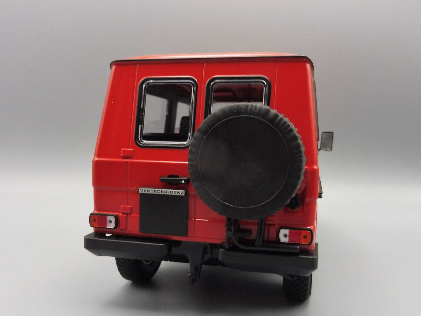 MINICHAMPS 1:18 - MERCEDES-BENZ G-MODEL SHORT W460 - 1980 - 155038002