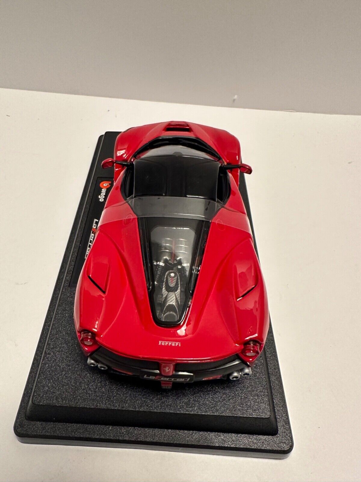 Bburago 1:24 Ferrari LaFerrari Red Scale 18-26001