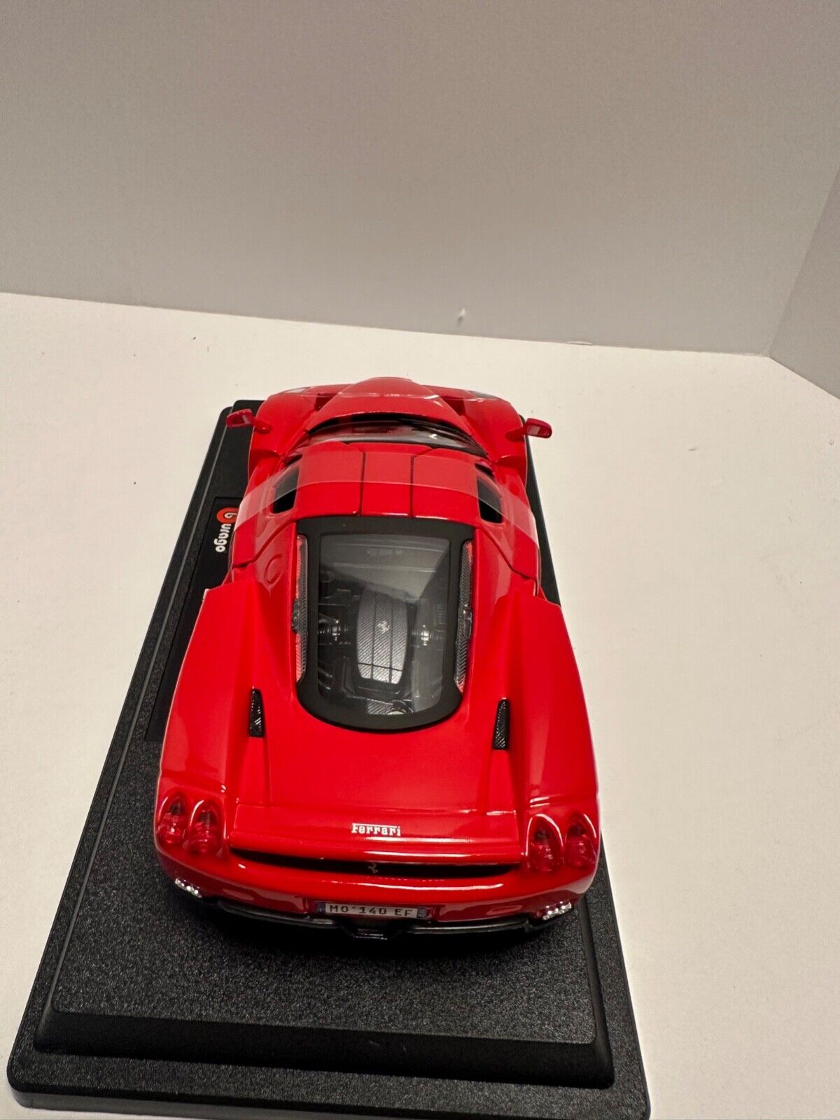 Bburago 1:24 FERRARI ENZO RED Diecast 18-26006