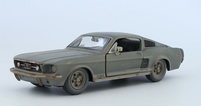 Maisto 1:24 Ford Mustang 1967 OLD FRIENDS Diecast