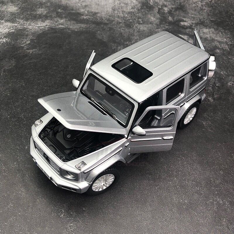 Maisto 1:24 Diecast Mercedes Benz G Glass G500 2019 Silver