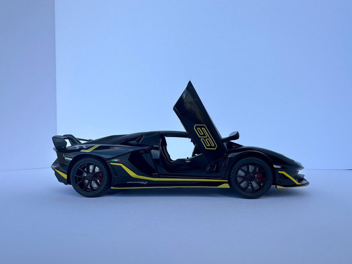 Lamborghini  1/24 SVJ 63 Alloy Scale Diecast Car