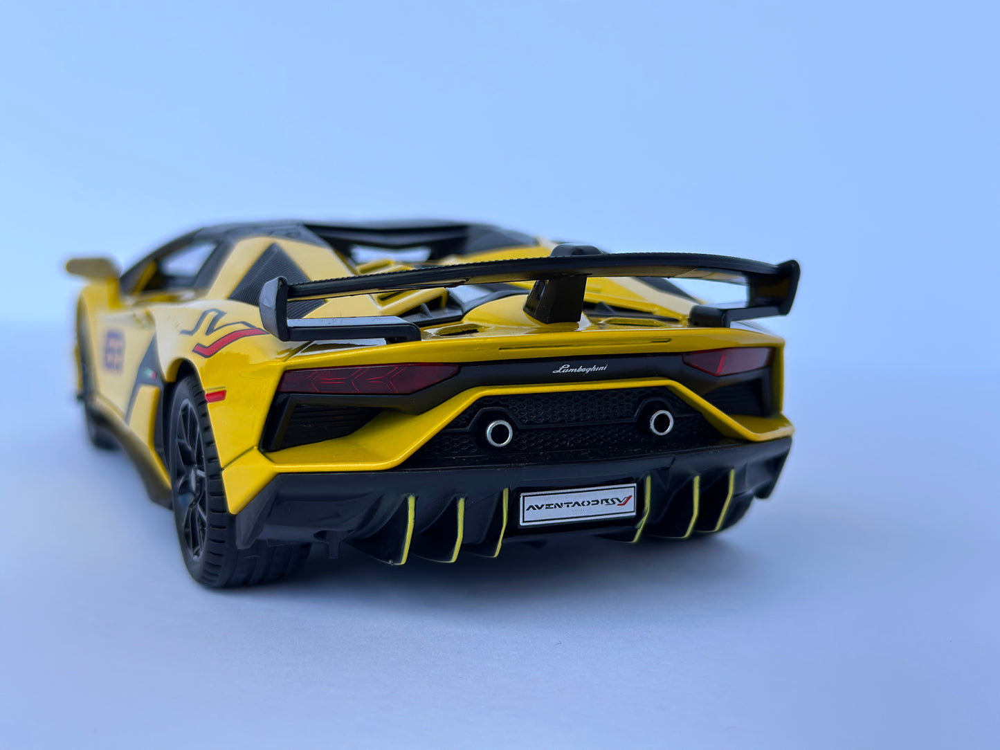 Lamborghini  1/24 SVJ 63 Alloy Scale Diecast Car