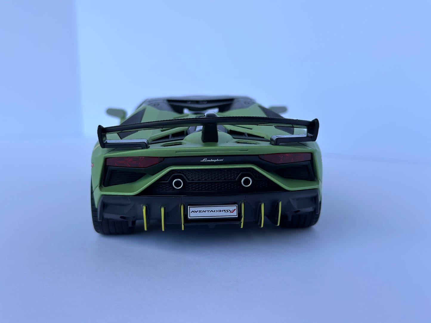 Lamborghini  1/24 SVJ 63 Alloy Scale Diecast Car