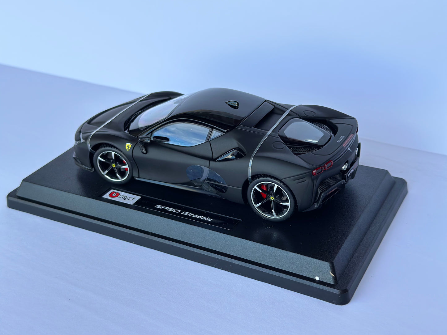 Bburago 1/24 Ferrari SF90 Stradale 2019 Diecast Model Car Matte Black