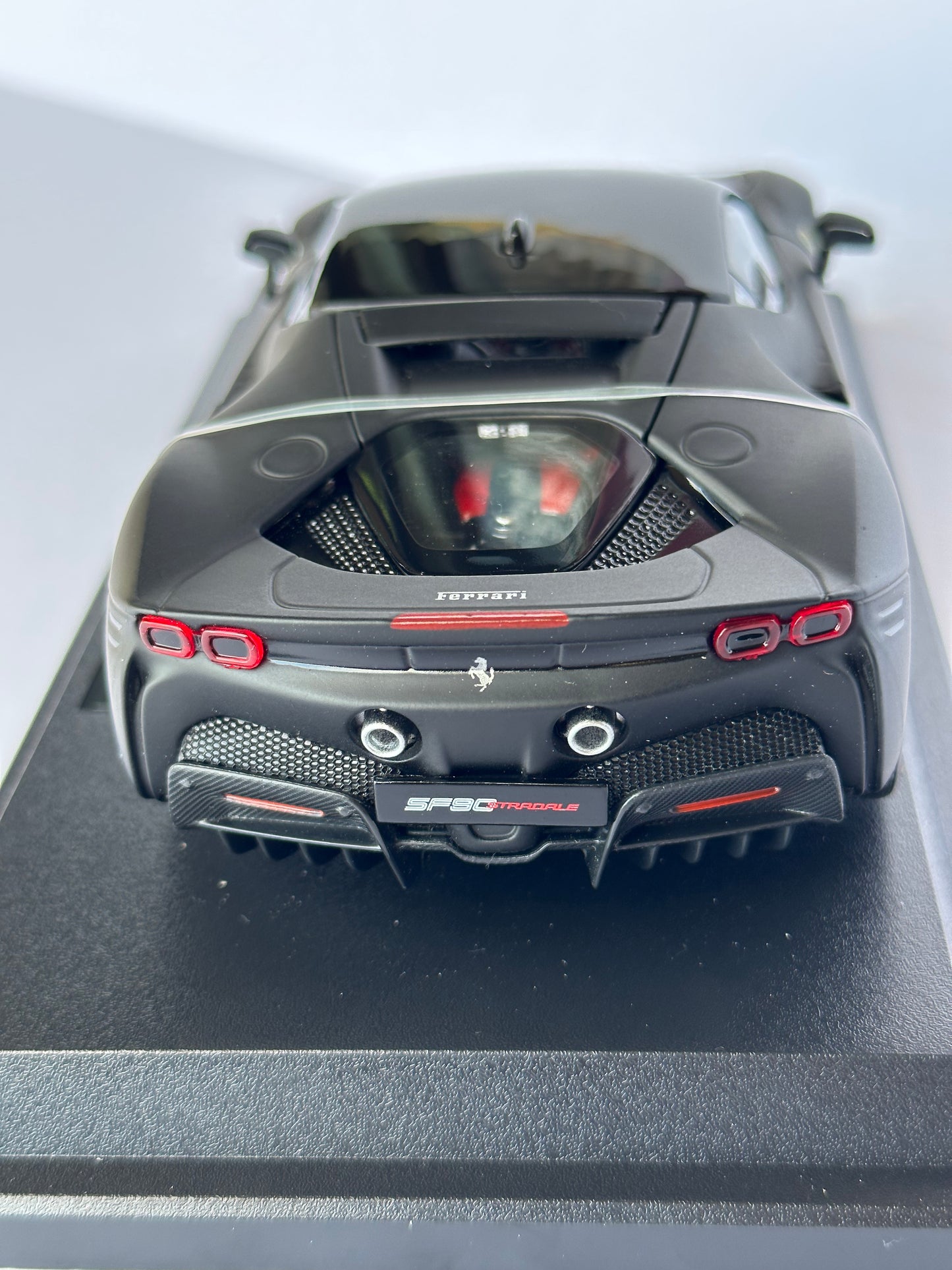 Bburago 1/24 Ferrari SF90 Stradale 2019 Diecast Model Car Matte Black