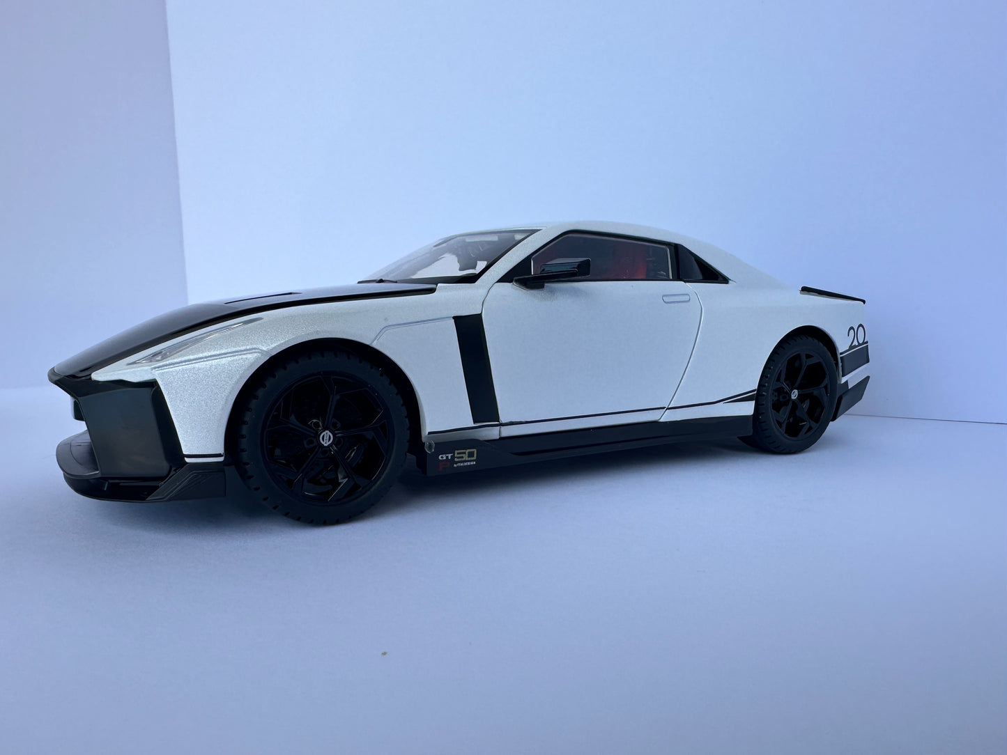 Nissan 1:18 GTR50 Spray Metal Sports Car Alloy Model Diecast Car