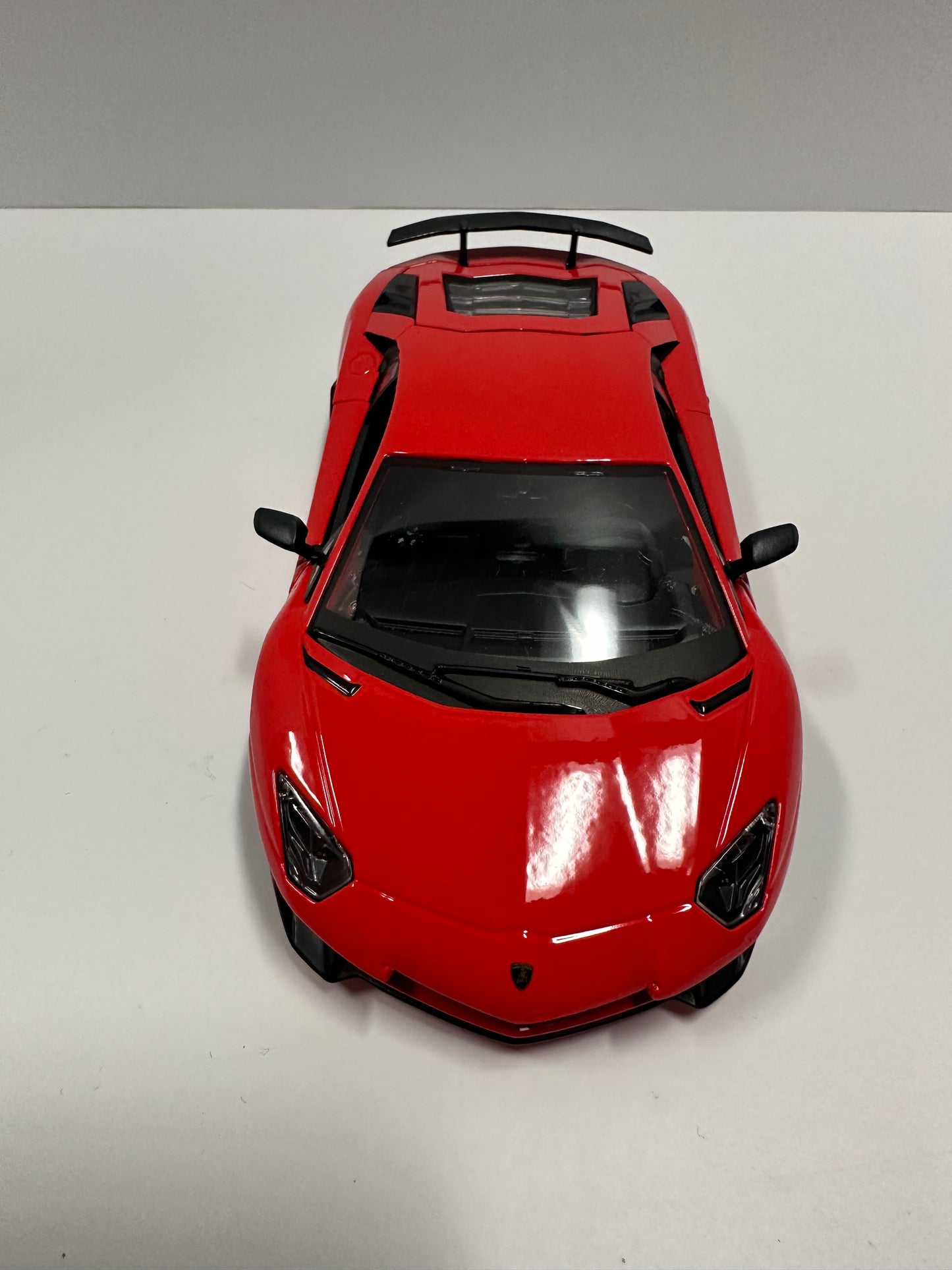 Bburago 1:24 Lamborghini Aventador LP750-4 SV Diecast Car