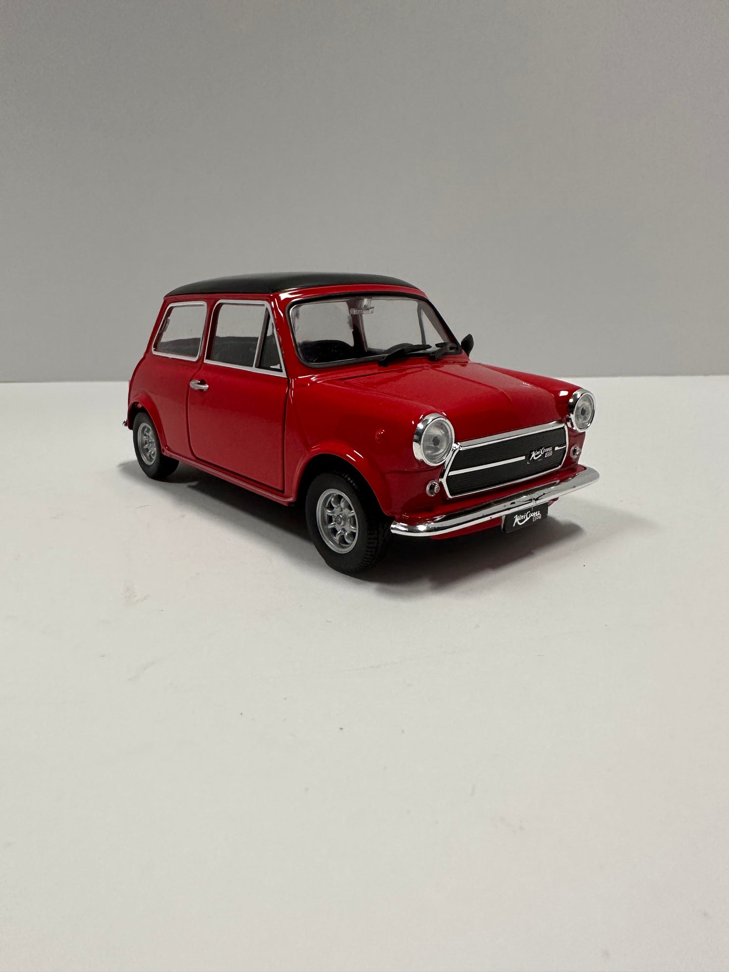 WELLY 1/24 BMW MINI Cooper 1300 Diecasts