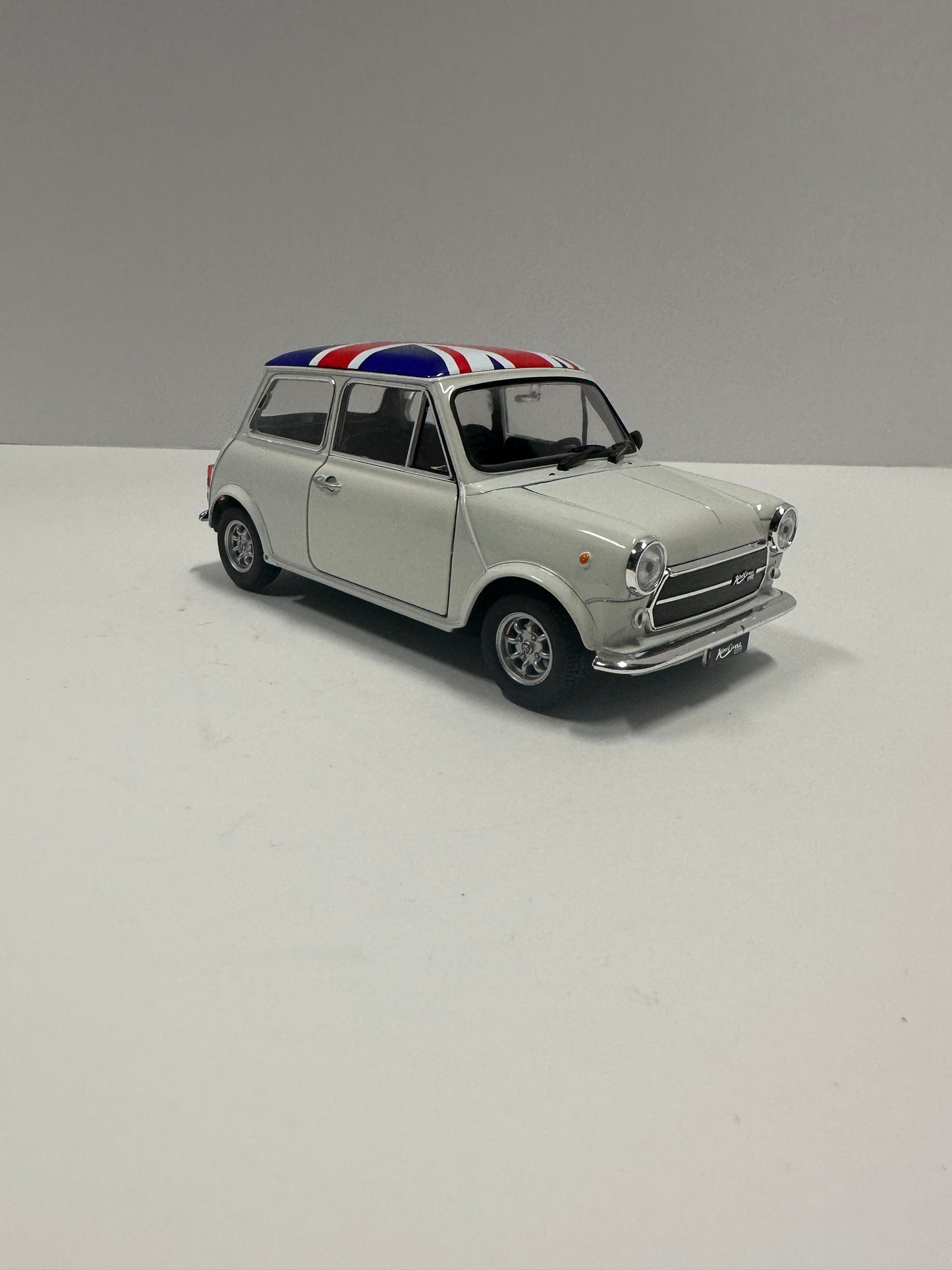 WELLY 1/24 BMW MINI Cooper 1300 Diecasts