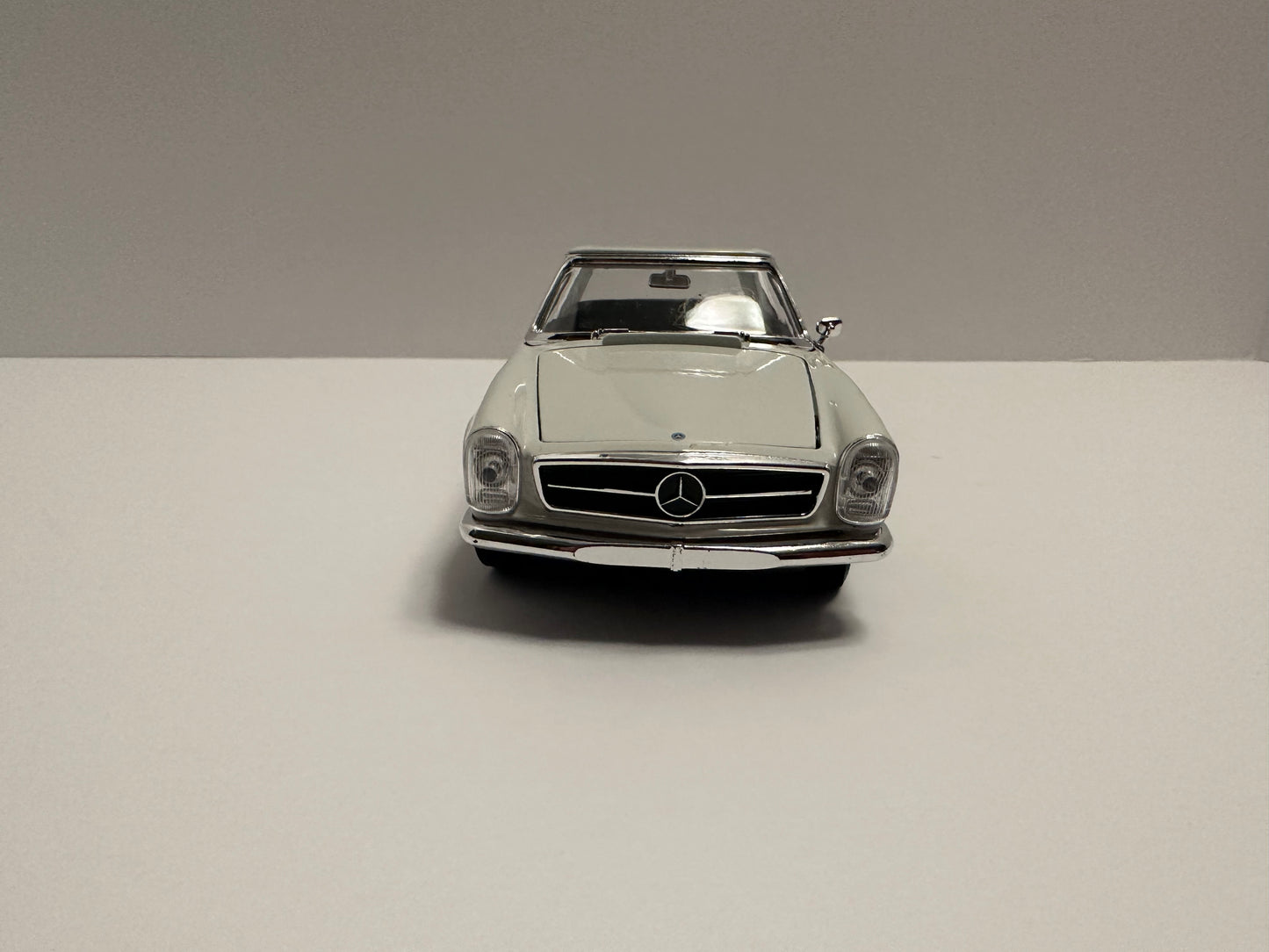 WELLY 1:24 1963 Mercedes-Benz  230SL Alloy Car Model Diecasts