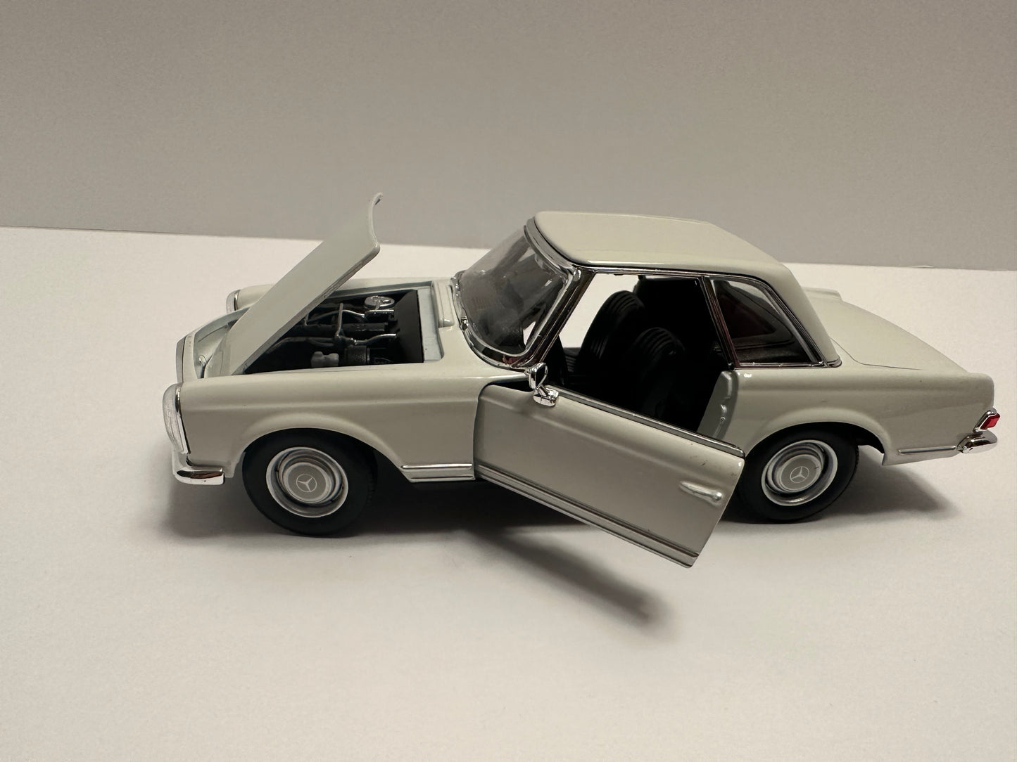 WELLY 1:24 1963 Mercedes-Benz  230SL Alloy Car Model Diecasts