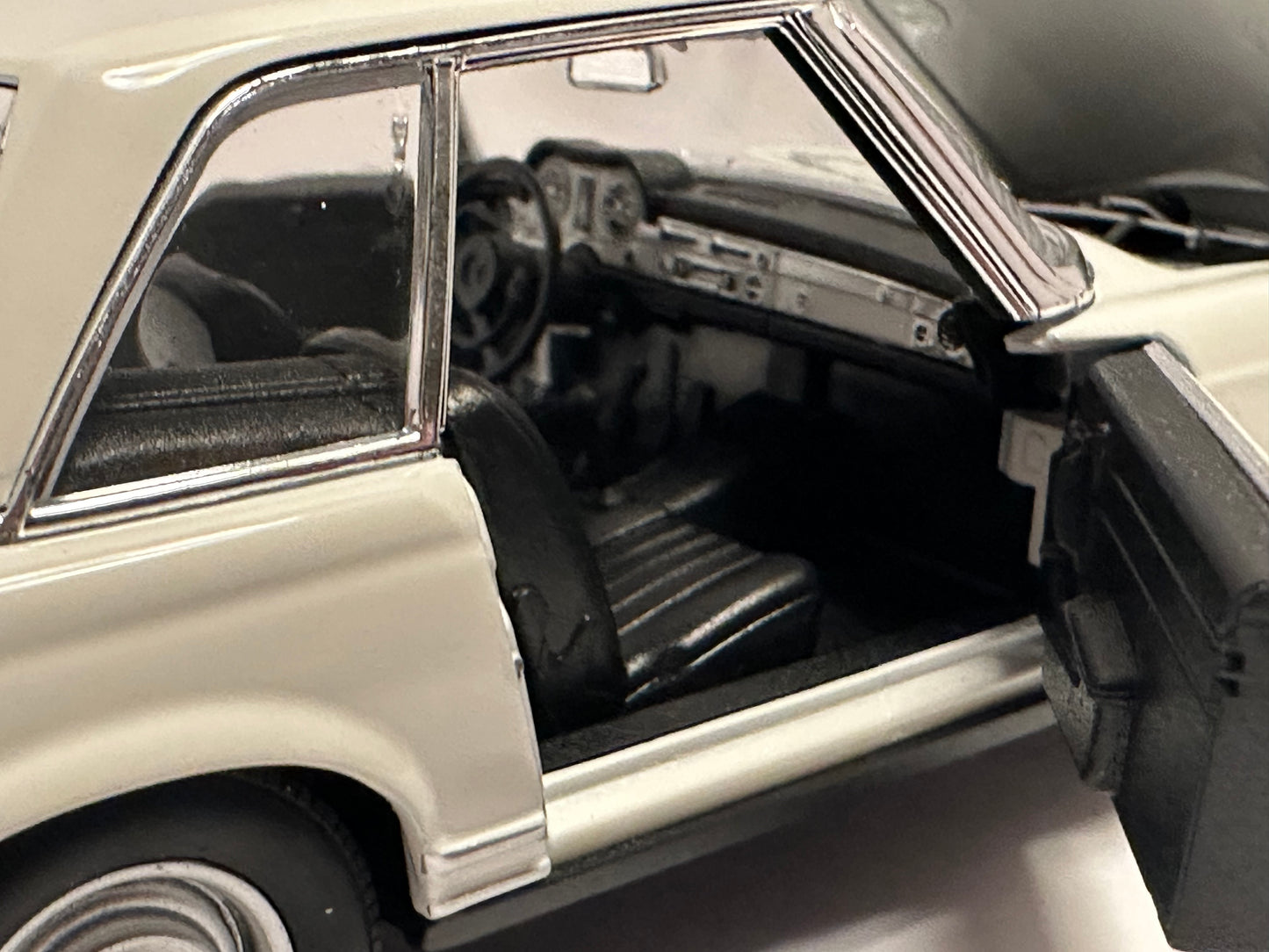 WELLY 1:24 1963 Mercedes-Benz  230SL Alloy Car Model Diecasts