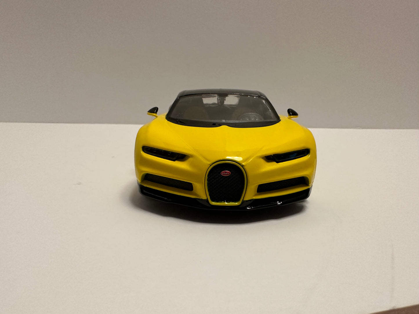 Maisto 1:24 Bugatti Chiron Supercar Alloy Car Diecasts